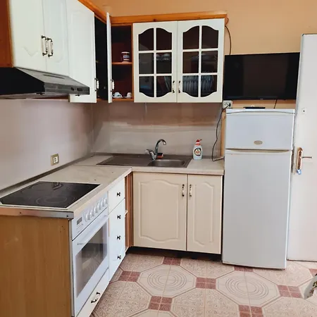 Gersina Hotel apartamentowy Golem (Tirana)