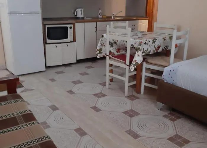 Hotel apartamentowy Gersina Golem (Tirana)