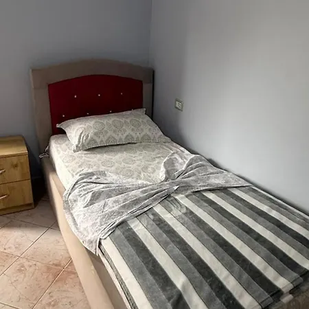 Gersina Ξενοδοχείο με διαμερίσματα Golem (Tirana)